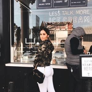 Meet your Posher, Nicole